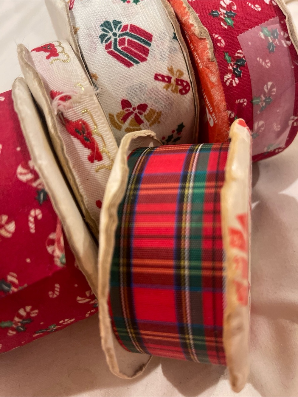 LOT OF 5 VINTAGE CHRISTMAS 25 Yard EA Fabric Ribbons-Plaid, Sleigh, Candy Cane +